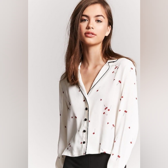 Forever 21 Cherry S lightweight long sleeve - Picture 2 of 10